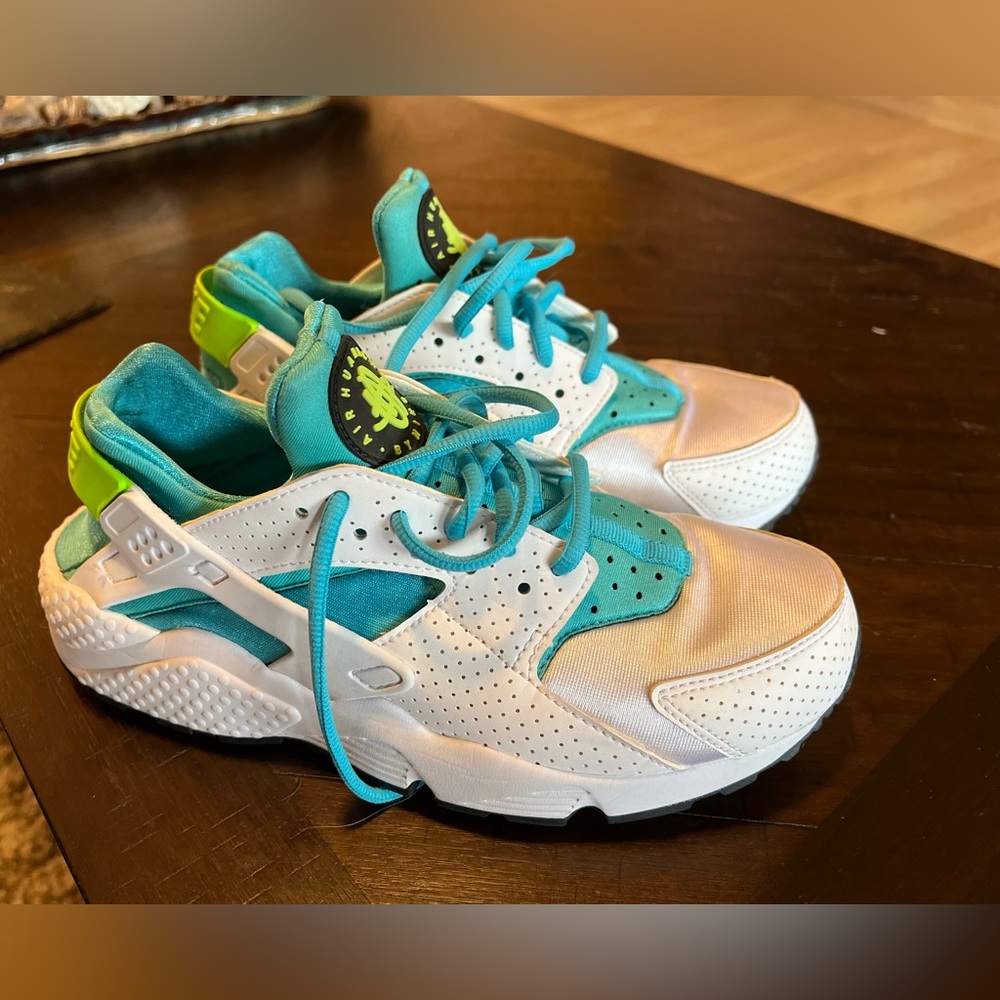 Nike Air Huarache Run Sneakers Woman’s